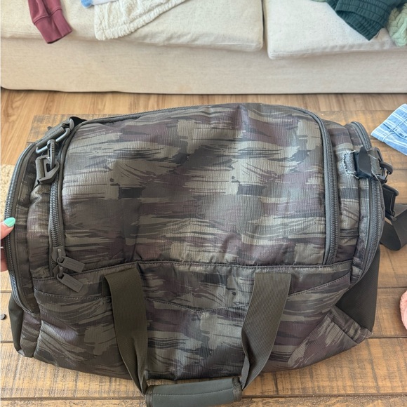 Camouflage Duffel Bag - Picture 2 of 6